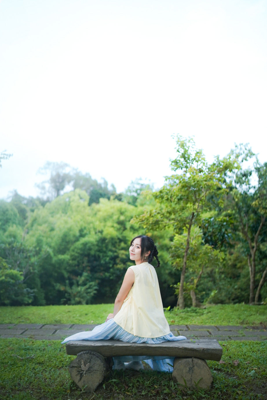 Elsie vest (pale yellow)