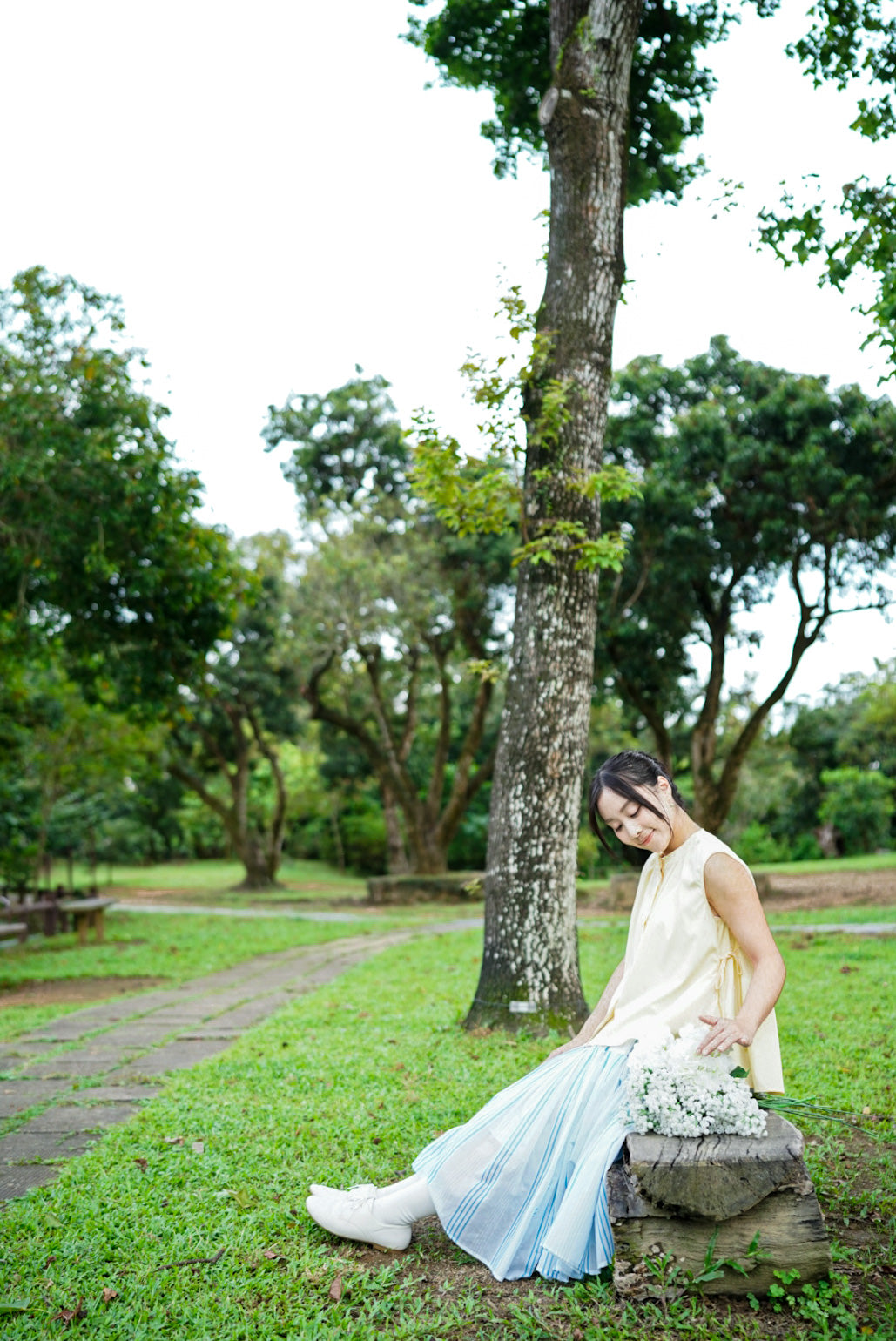 Elsie vest (pale yellow)