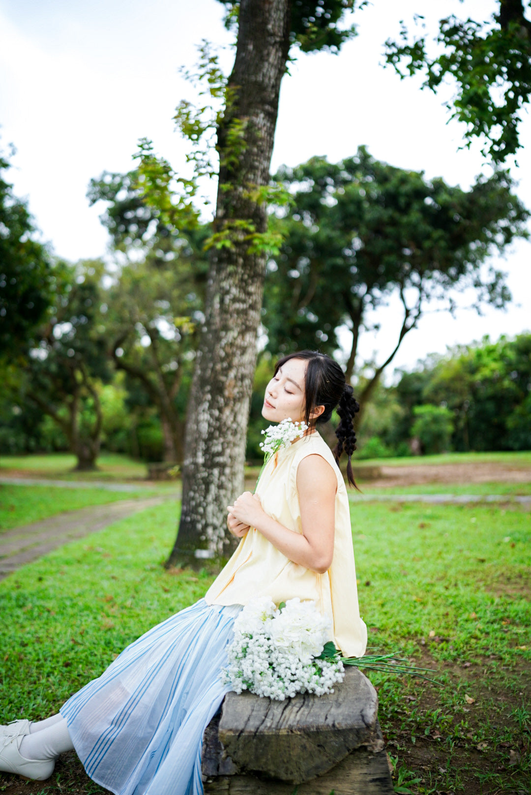Elsie vest (pale yellow)