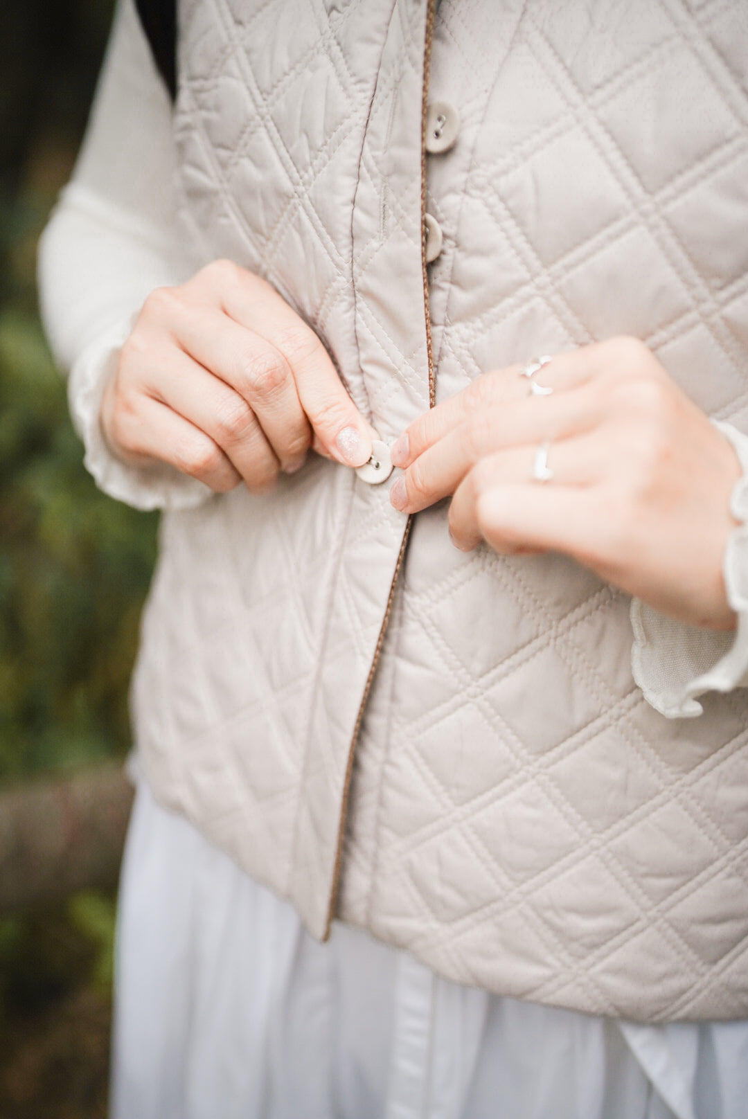 Lara vest ( khaki with deep brown)