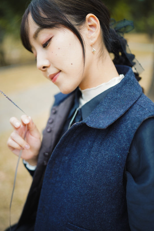 Lara vest ( grayish-brown with navy)