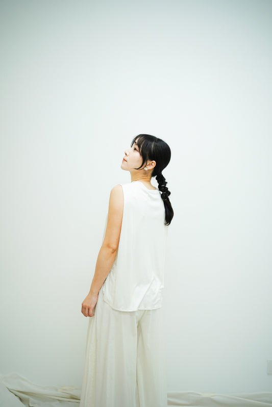 Molly Vest ( white/navy/chocolate)