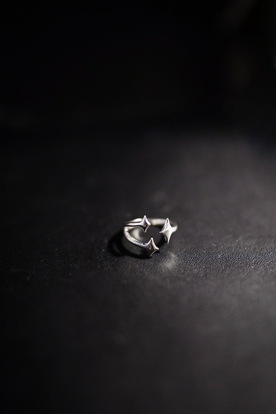 Triple star ring