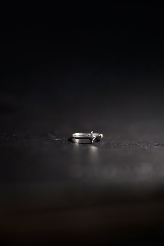 Mono star ring