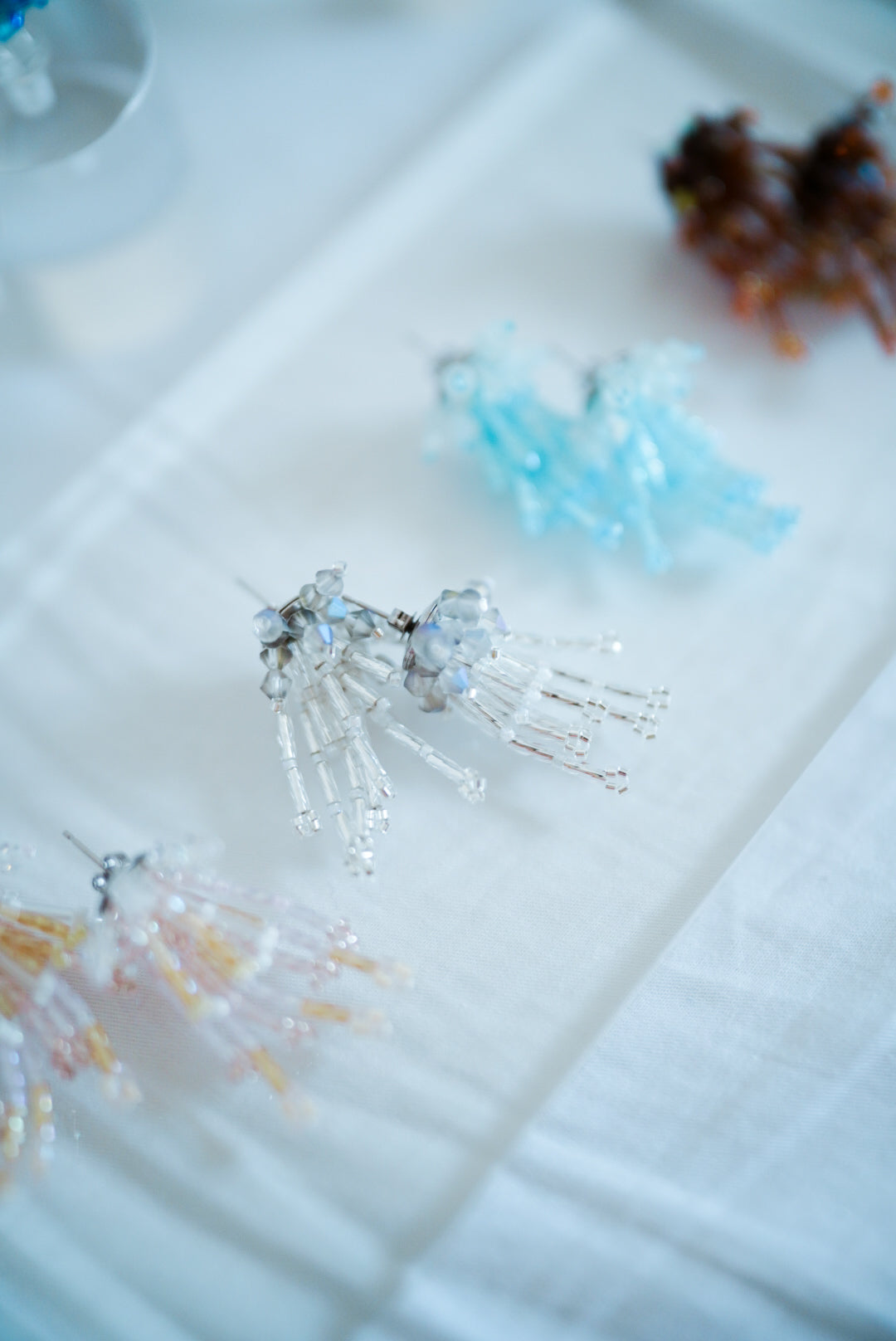 Sparklers earrings II (light grey)